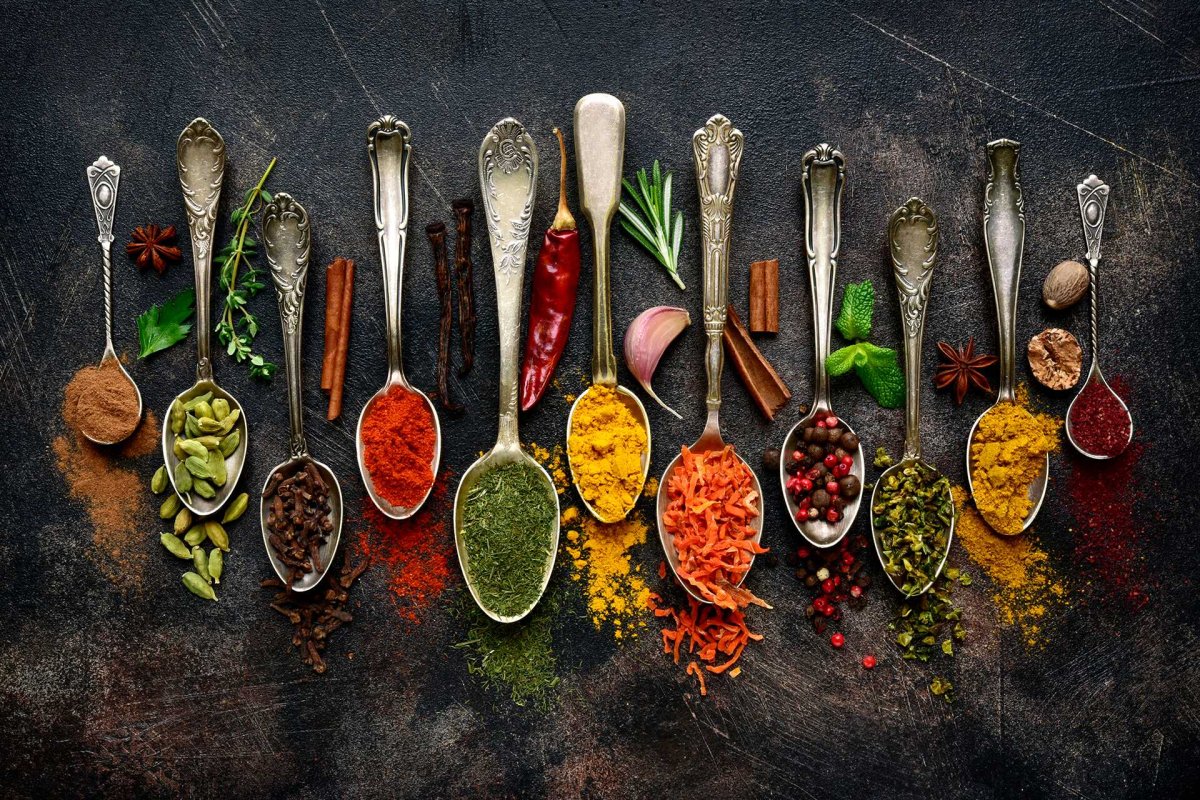 Картина ложки со специями