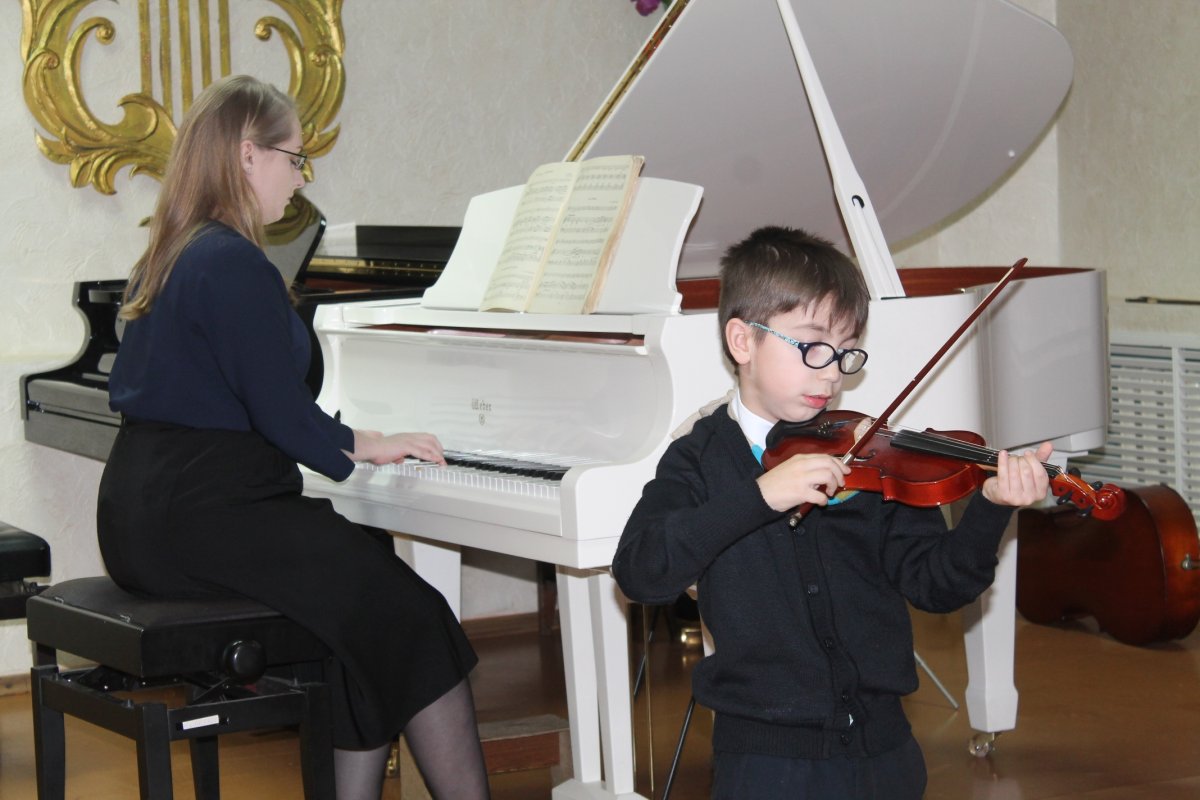 Дети играющие на музыкальных инструментах