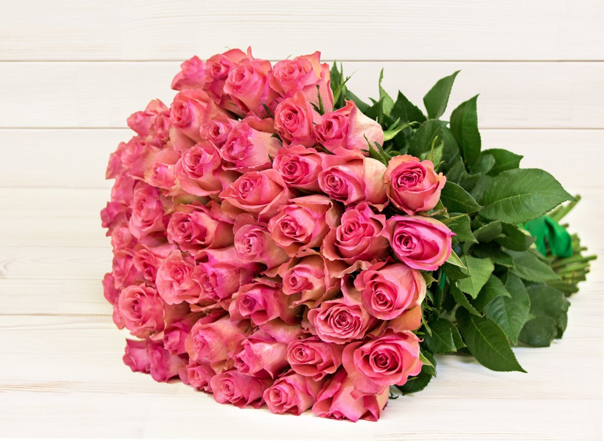 Букет красивых розовых роз