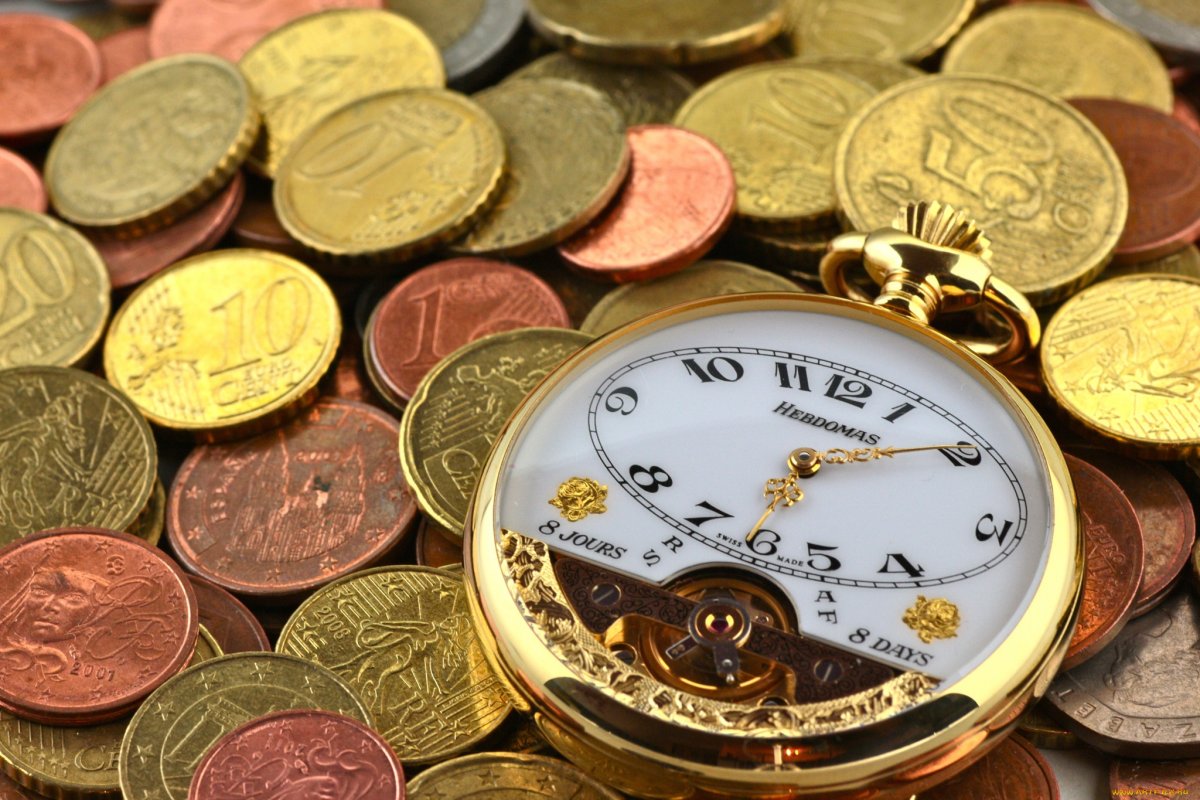 Часы с монетами