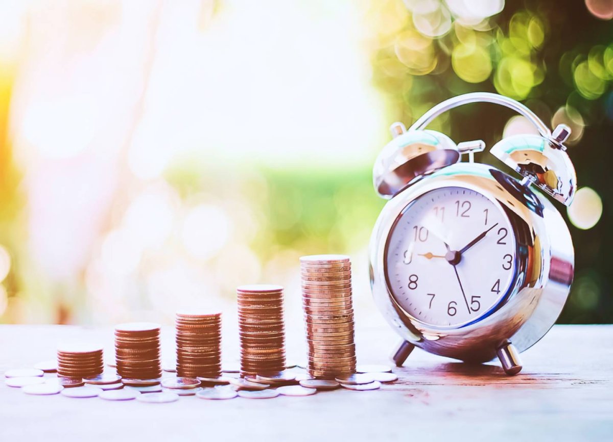 Часы и деньги