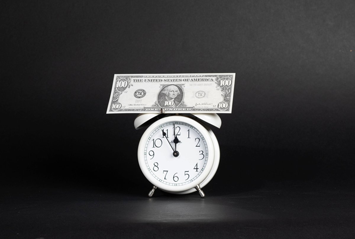 Купюры с изображением часов