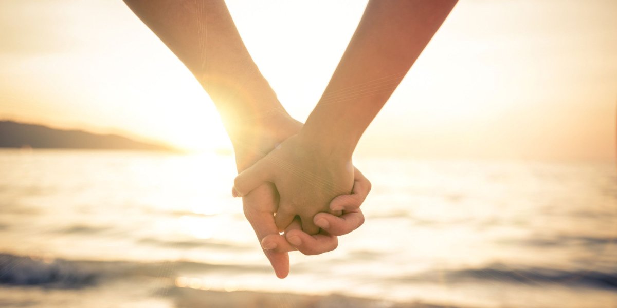 Руки вместе