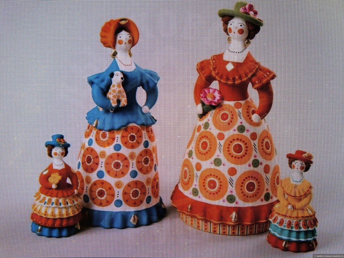 Дымковская барышня на прозрачном фоне