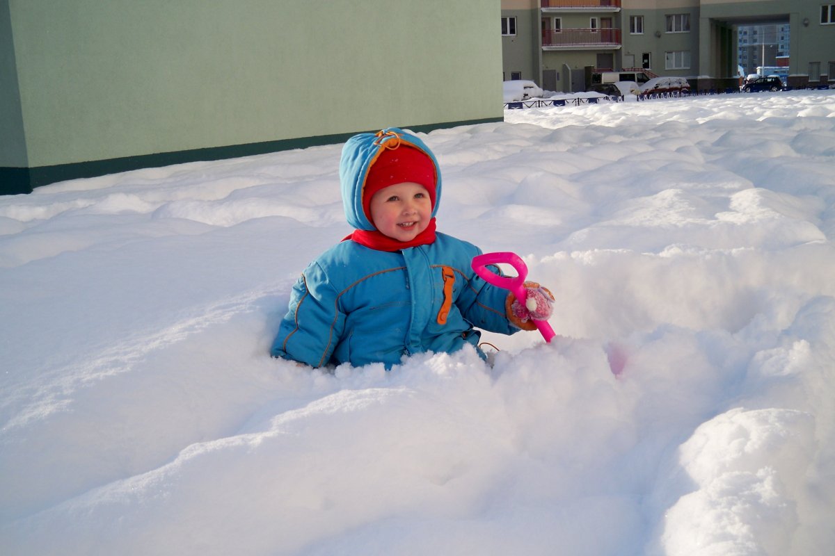 Дети в снегу