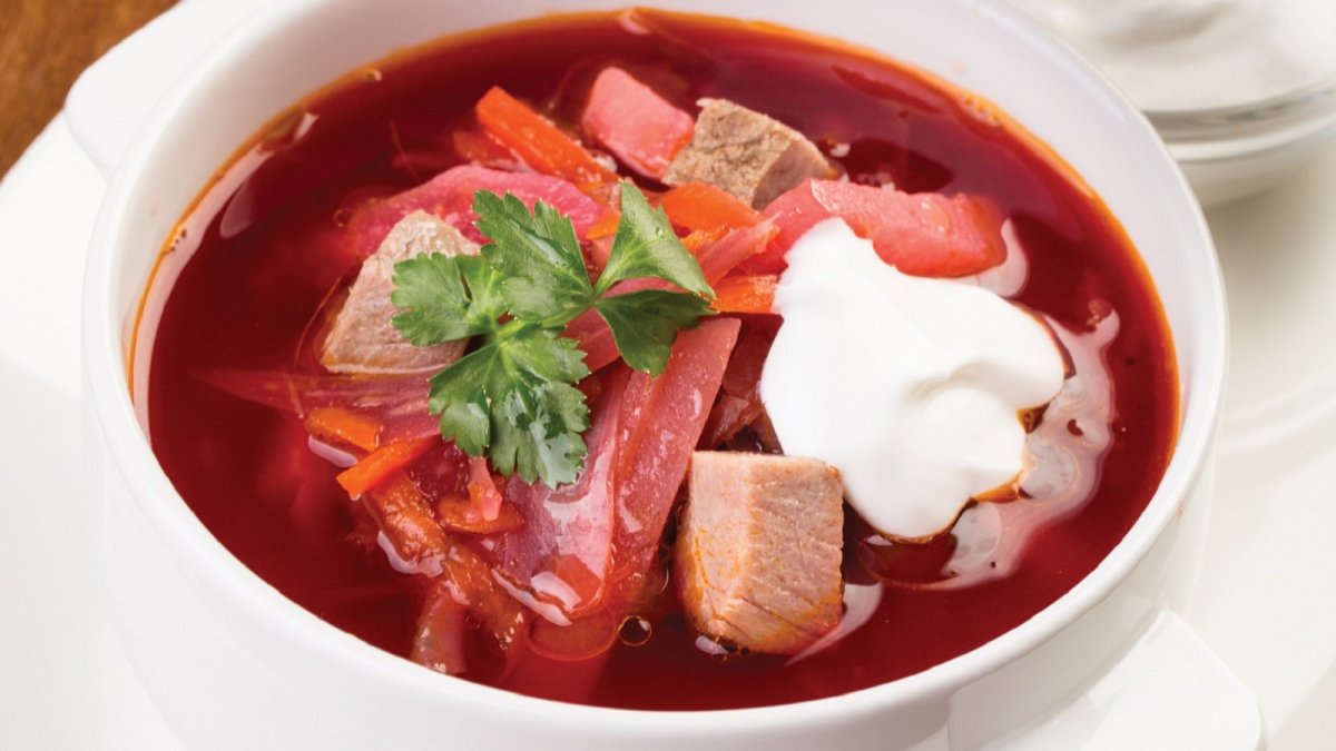 Борщ на белом фоне