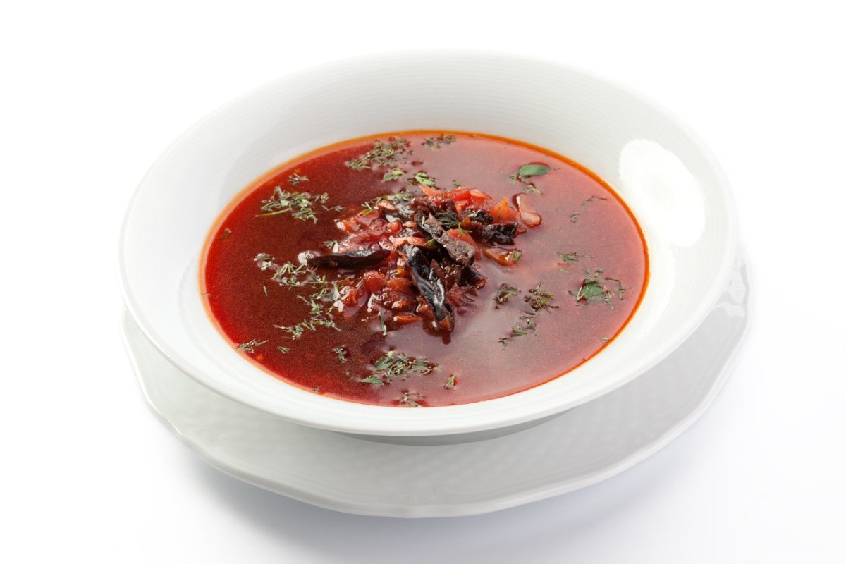 Борщ с черносливом и грибами