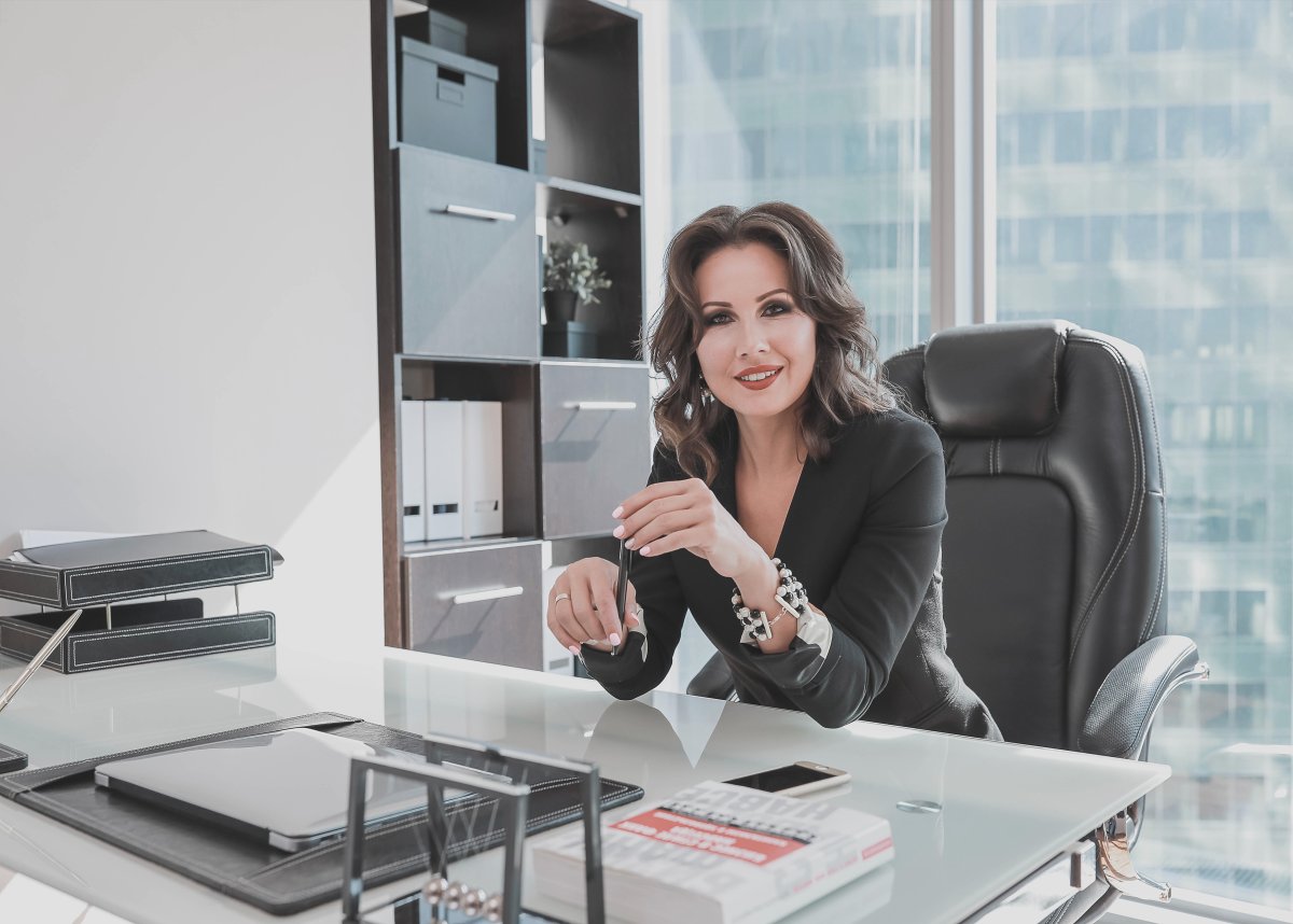 Женщина директор