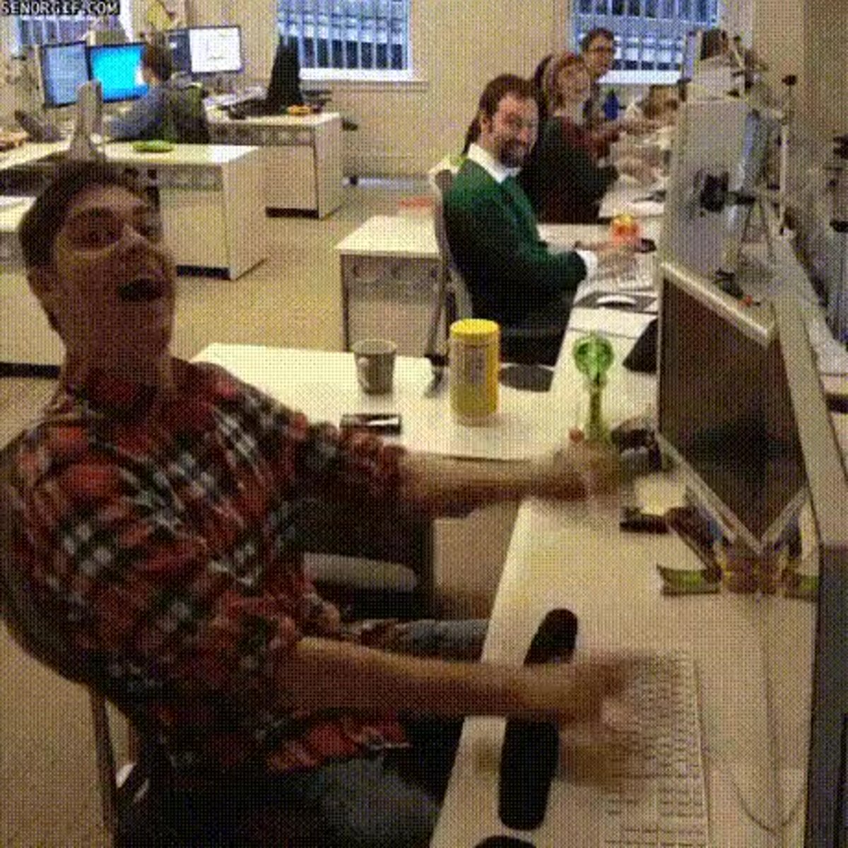 Гиф приколы про работу