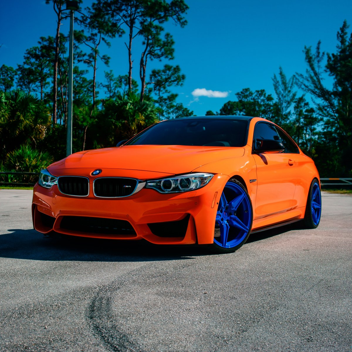 БМВ е90 оранжевая