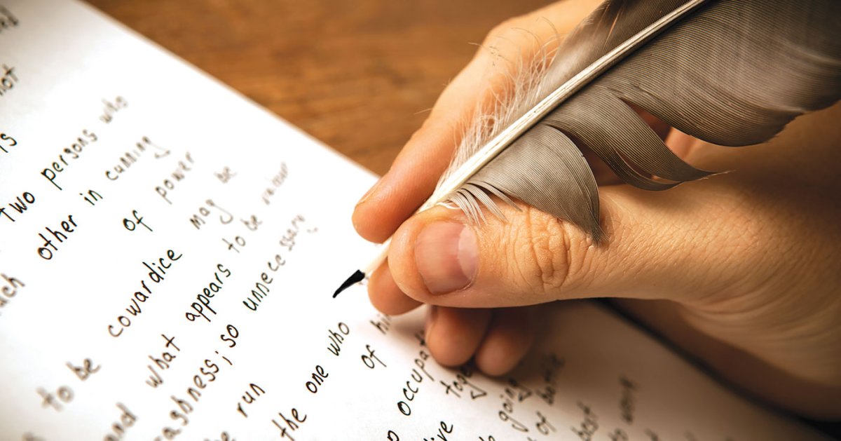 Писатель пишет пером