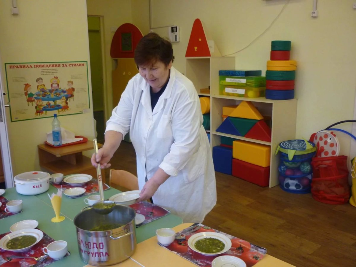 Помощник воспитателя