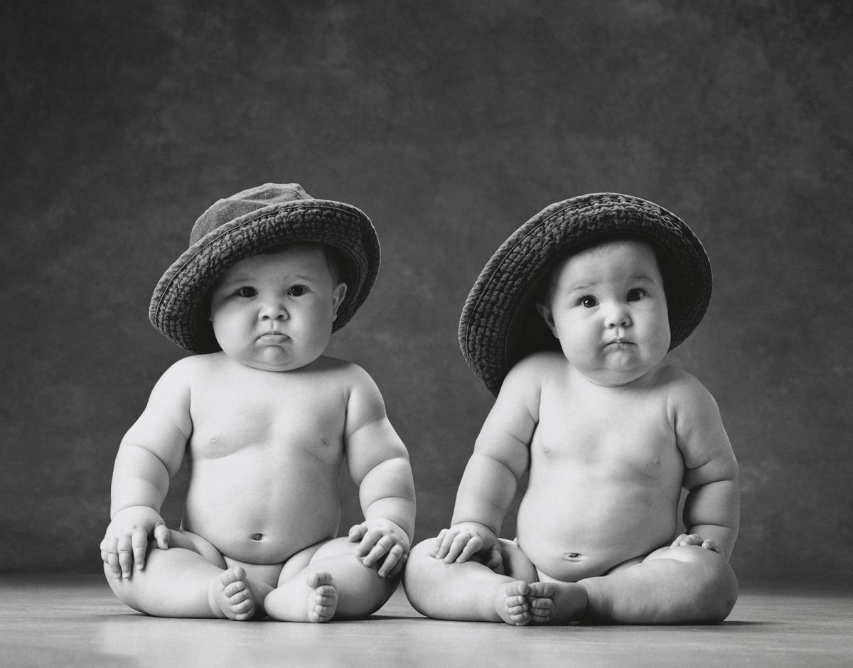 Близнецы весёлые