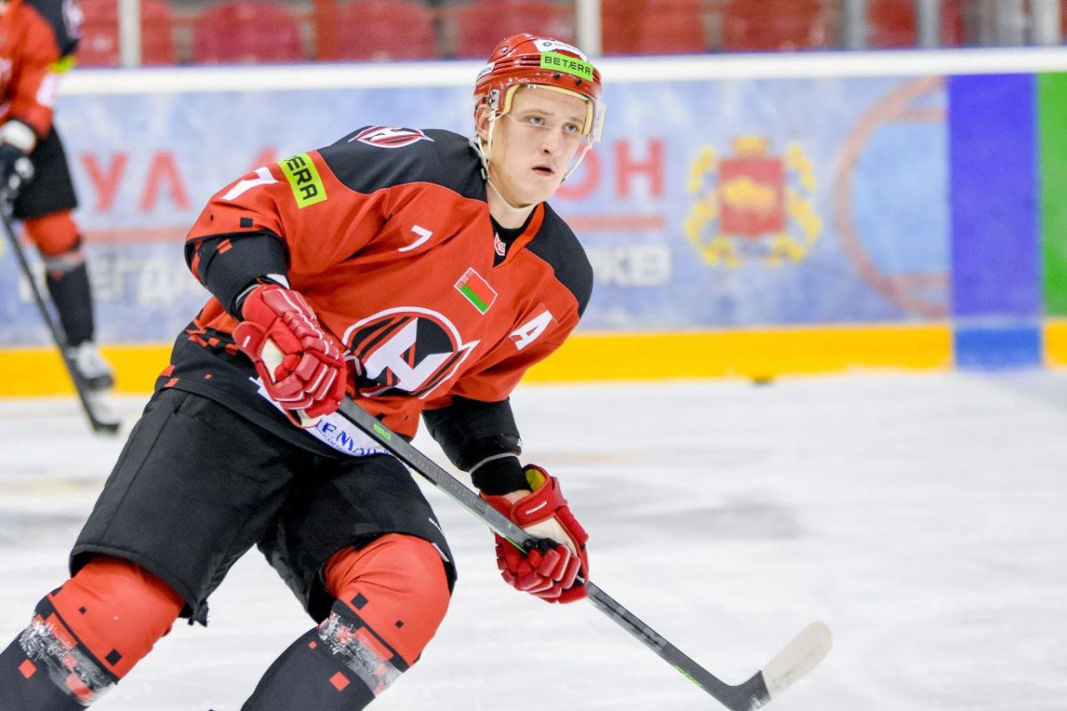 Хоккейная команда Авангард