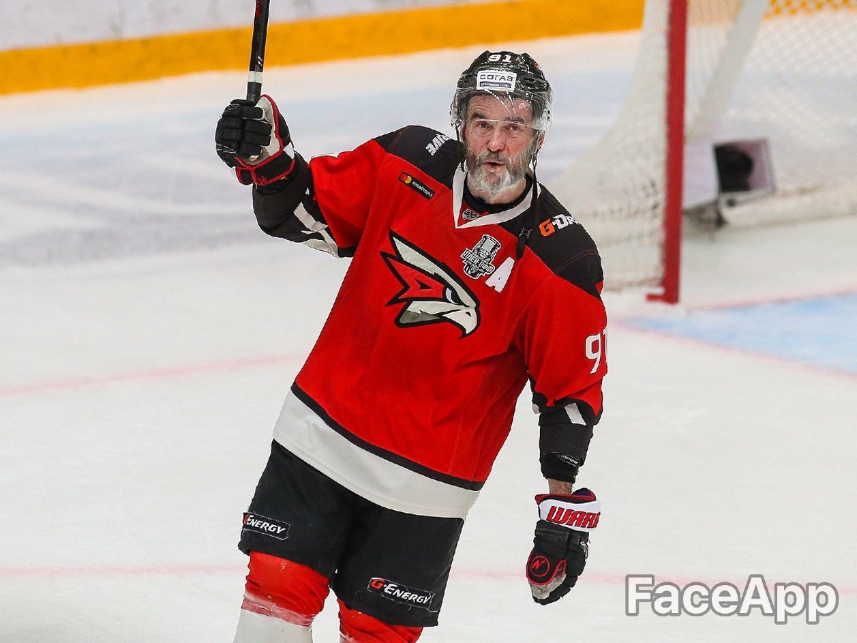 Ева Элфи Авангард