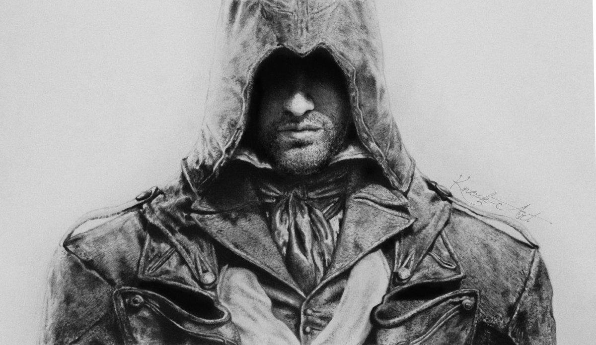 Человек в капюшоне в лесу