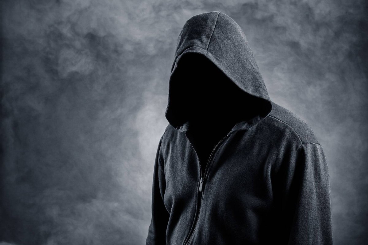 Человек в капюшоне