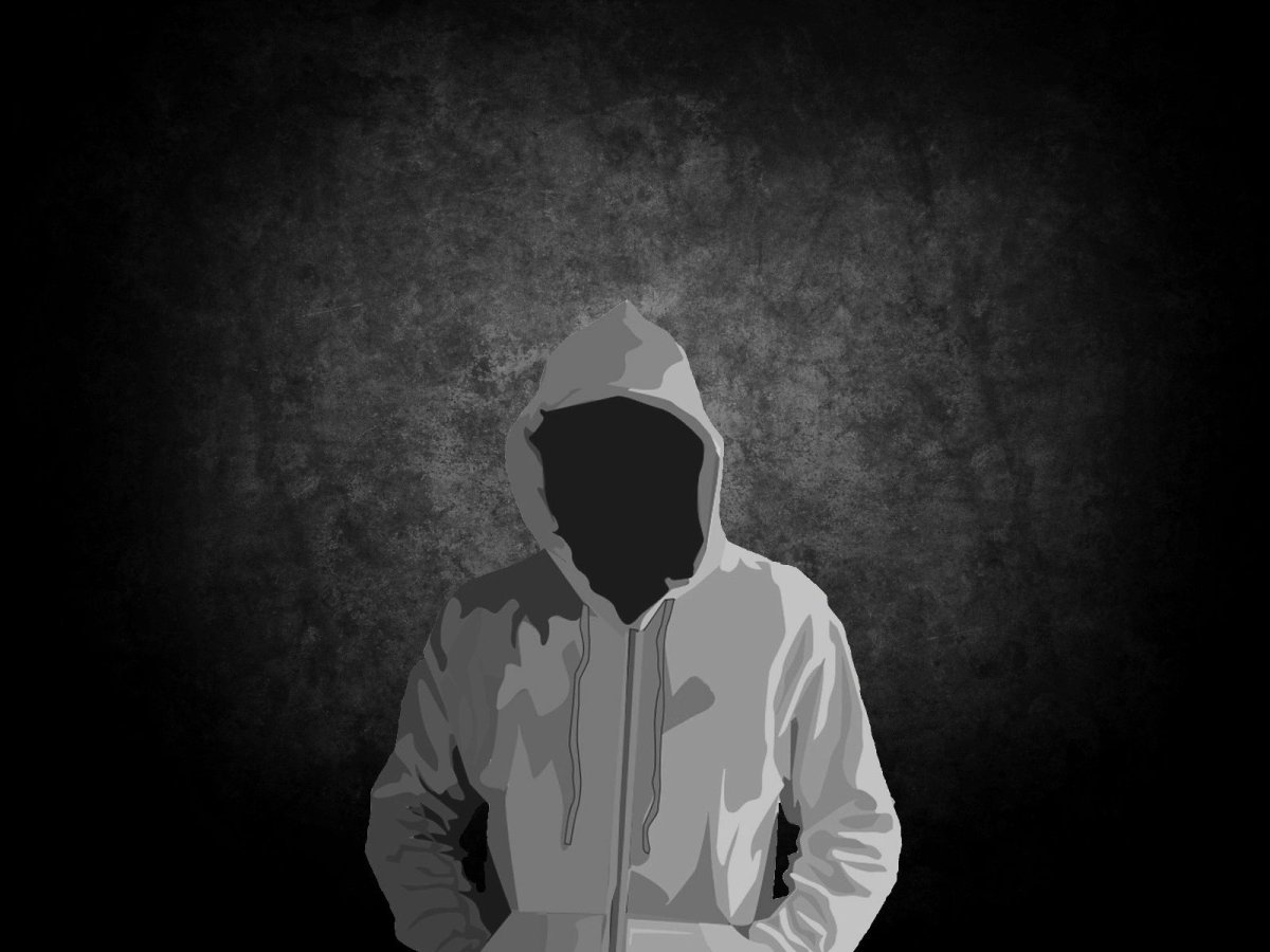 Человек в капюшоне