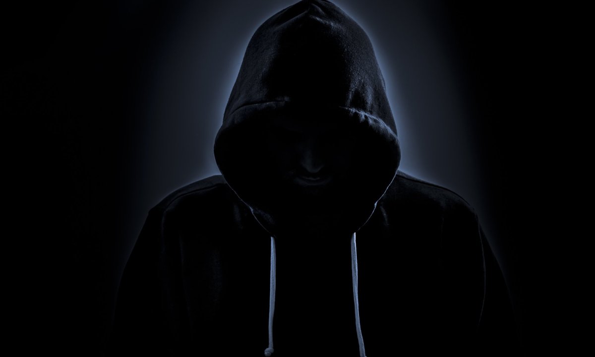 Парень в капюшоне