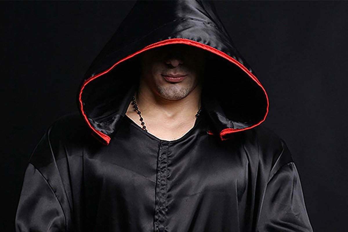 Нарисовать человека в капюшоне