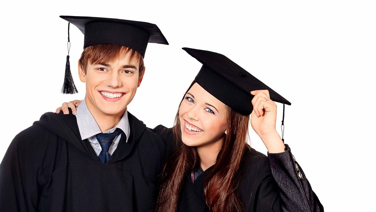 Шапки студентов выпускников