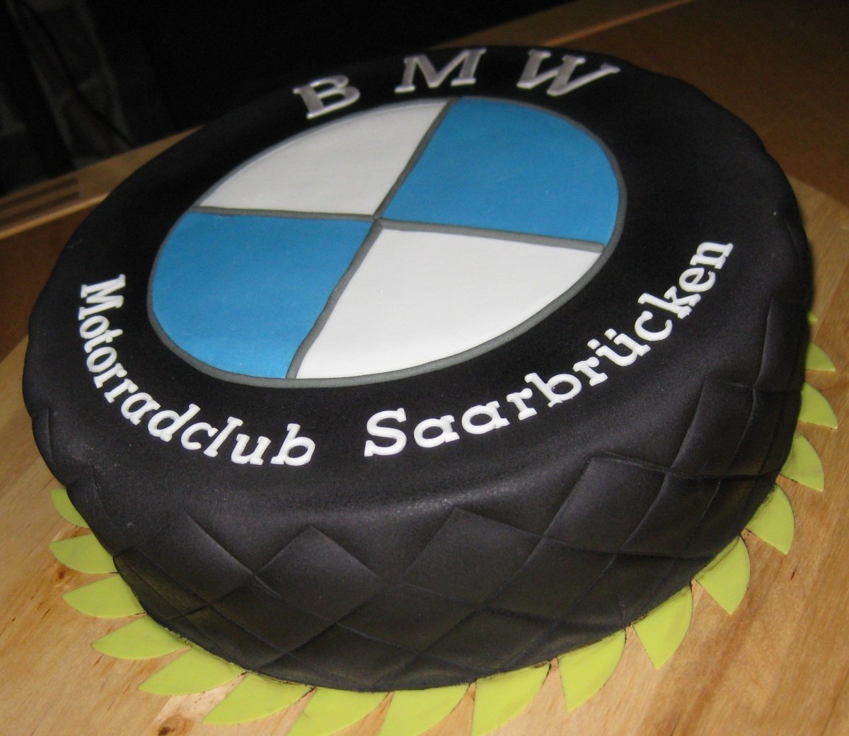 Торт БМВ х8