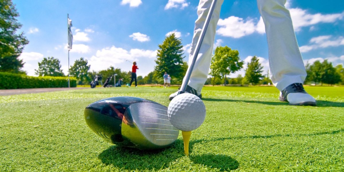 Игра в гольф фото