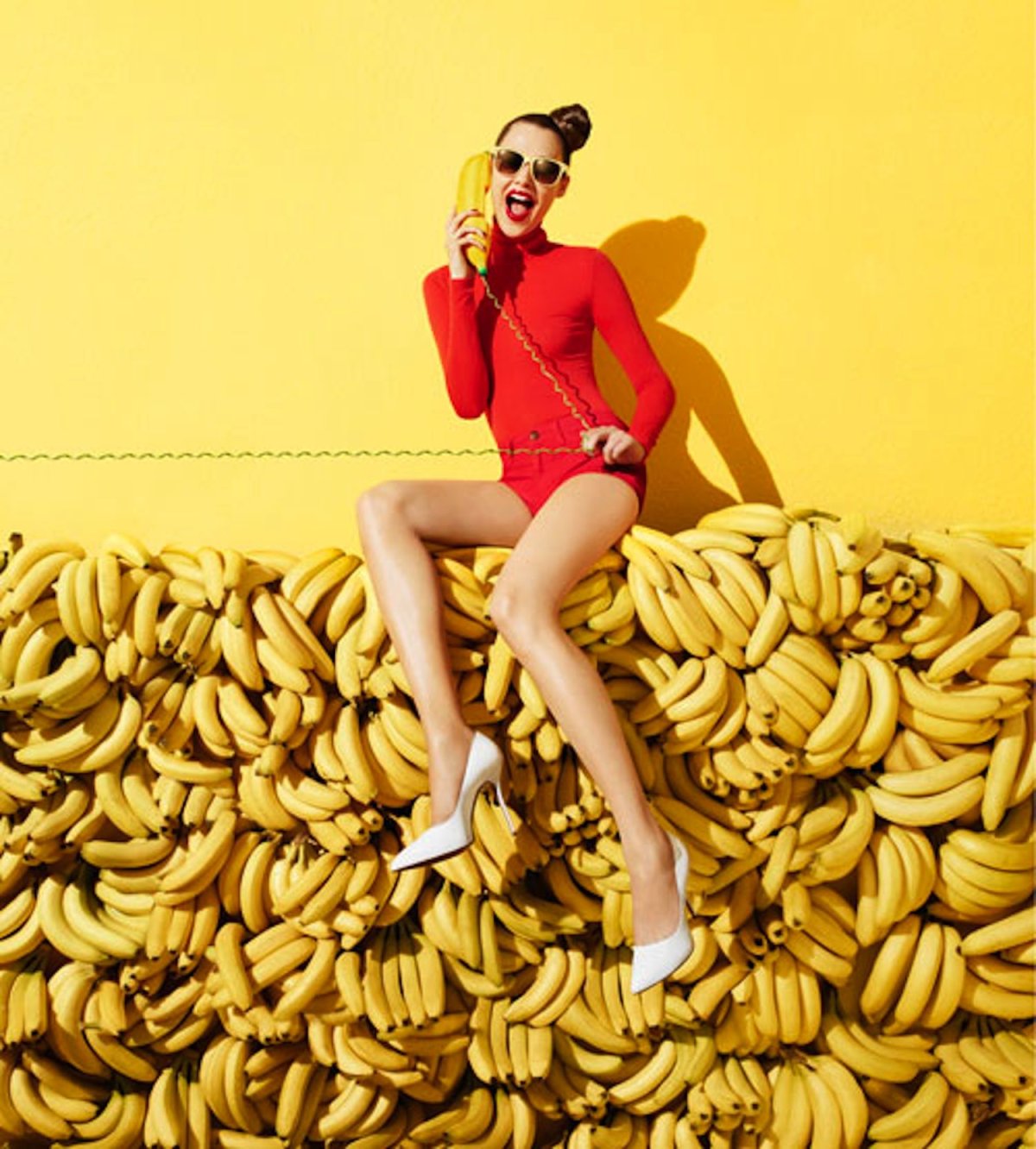 Девушка с бананом