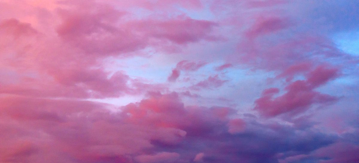 Розово фиолетовые облака