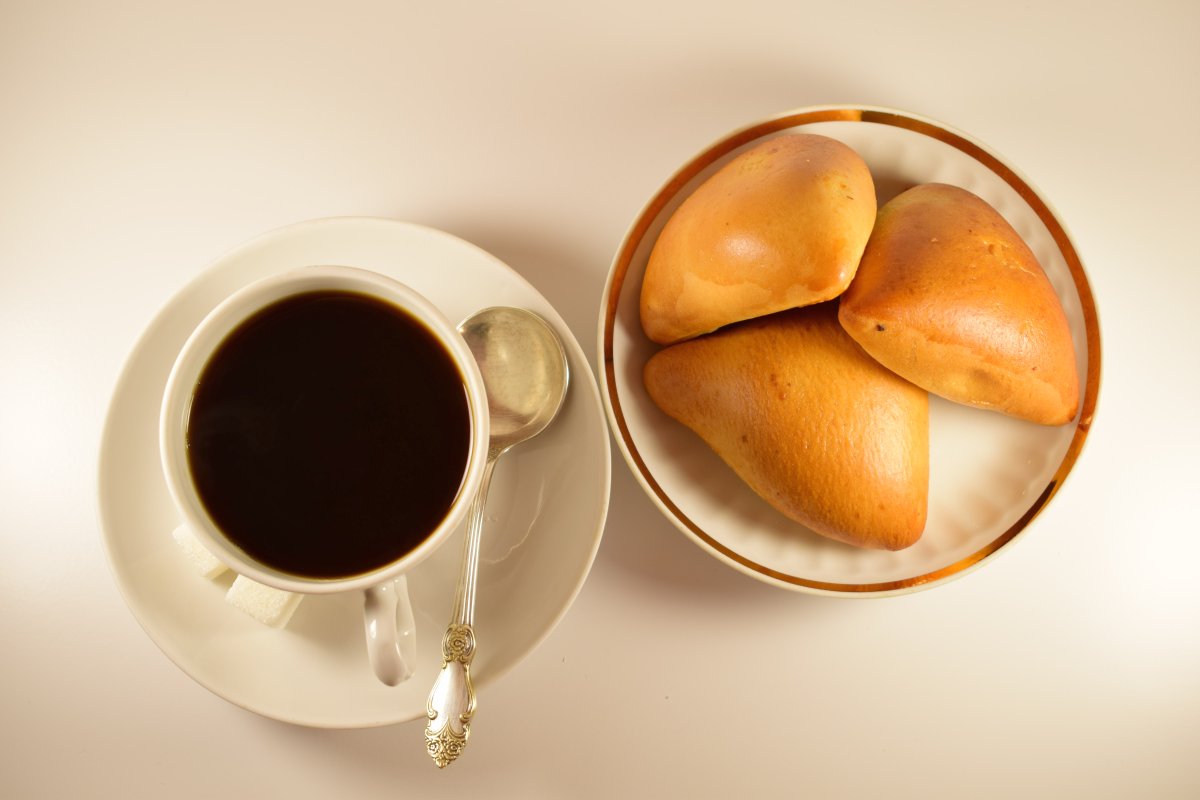 Чай с пирожками