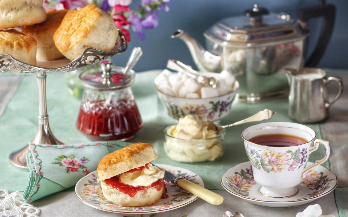 Чаепитие со сладостями