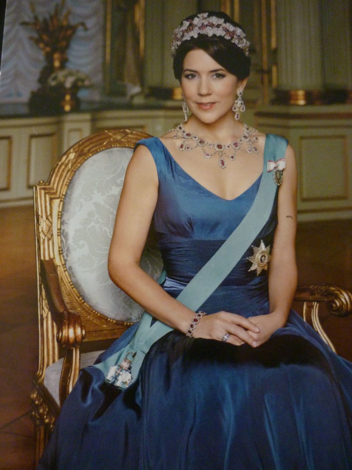 Мэри Датская прическа