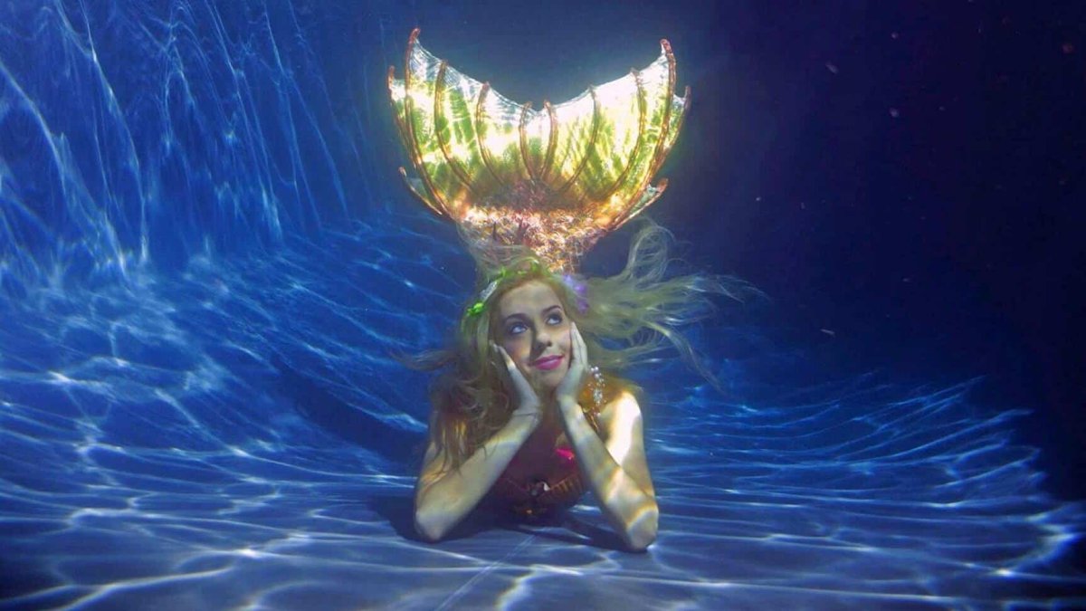 Русалка ныряет