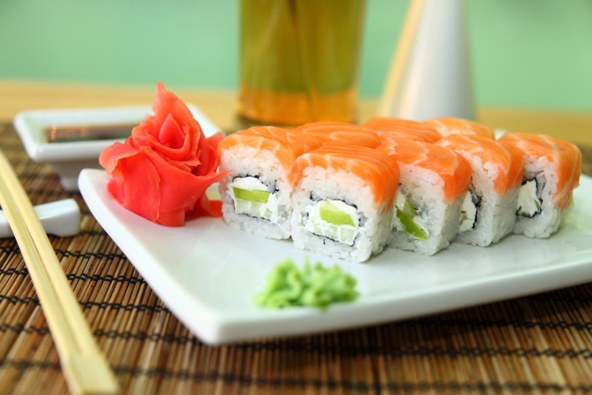 Филадельфия ролл с васаби имбирем