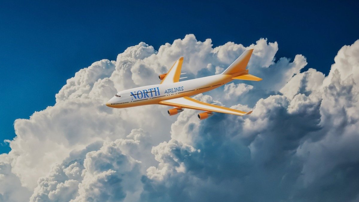 Самолет в облаках