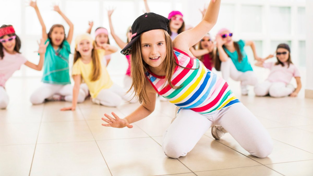 Маленькая балерина силуэт