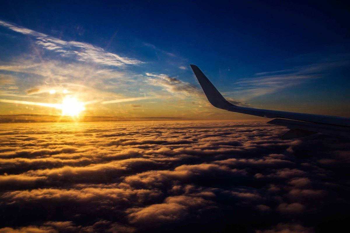 Рассвет из самолета