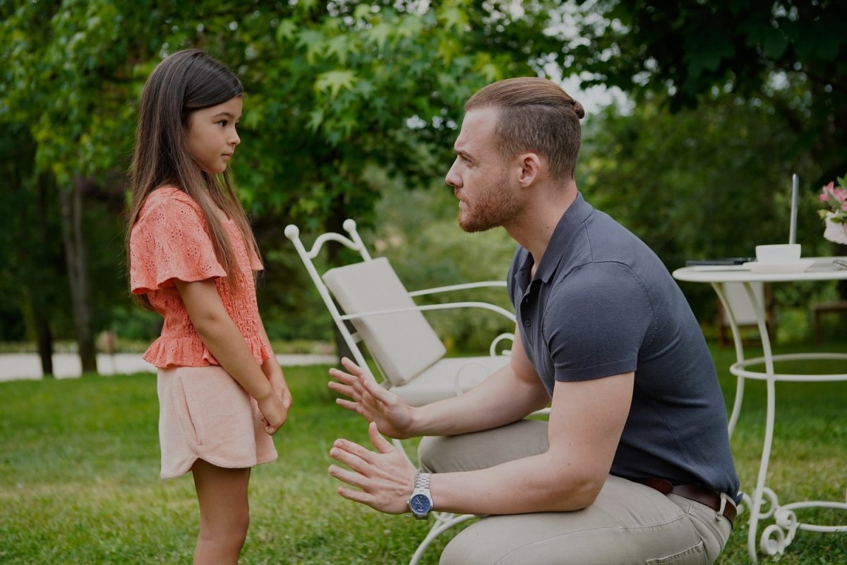 Прическа Эды Постучись в мою дверь