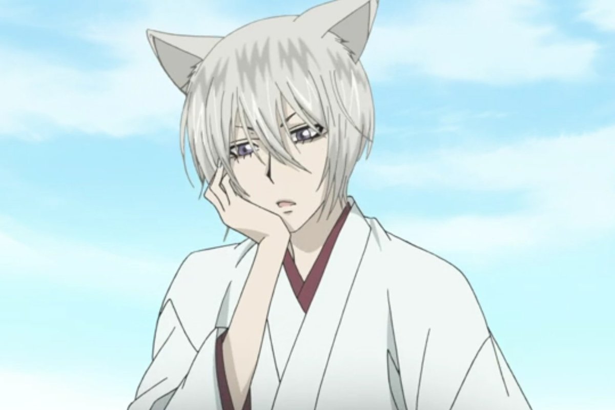 Томоэ с голым торсом