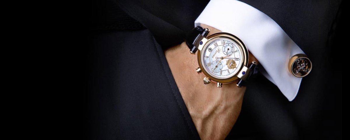 Пиджак с часами