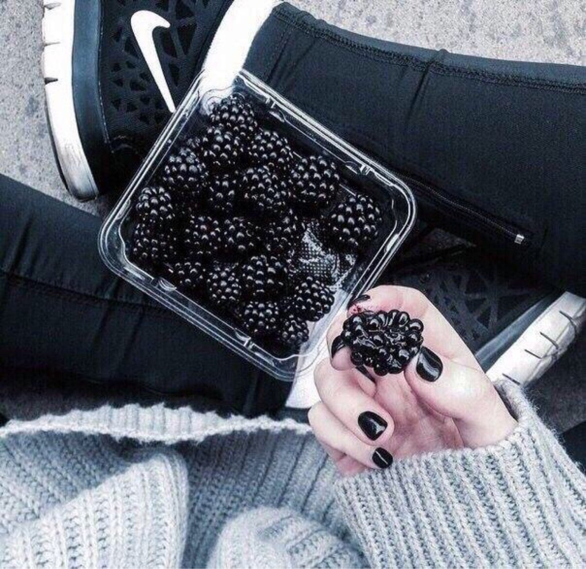 Сохранёнки в чёрном цвете