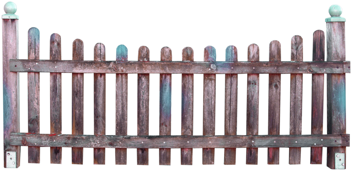 Старые деревянный забор на белом фоне