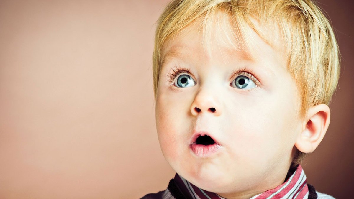 Дети с удивленными лицами