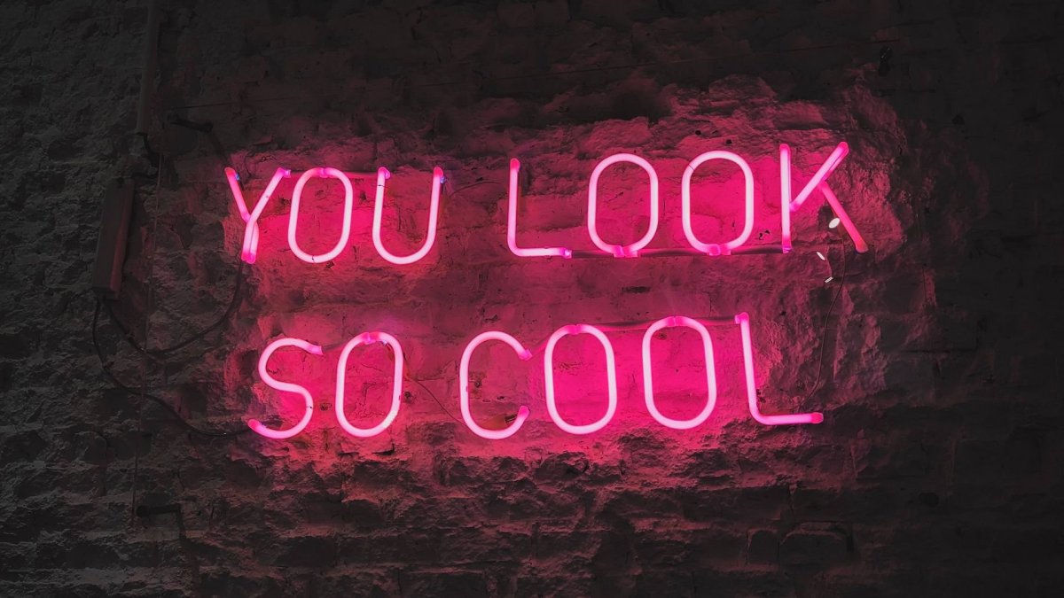 Фиолетовый неон