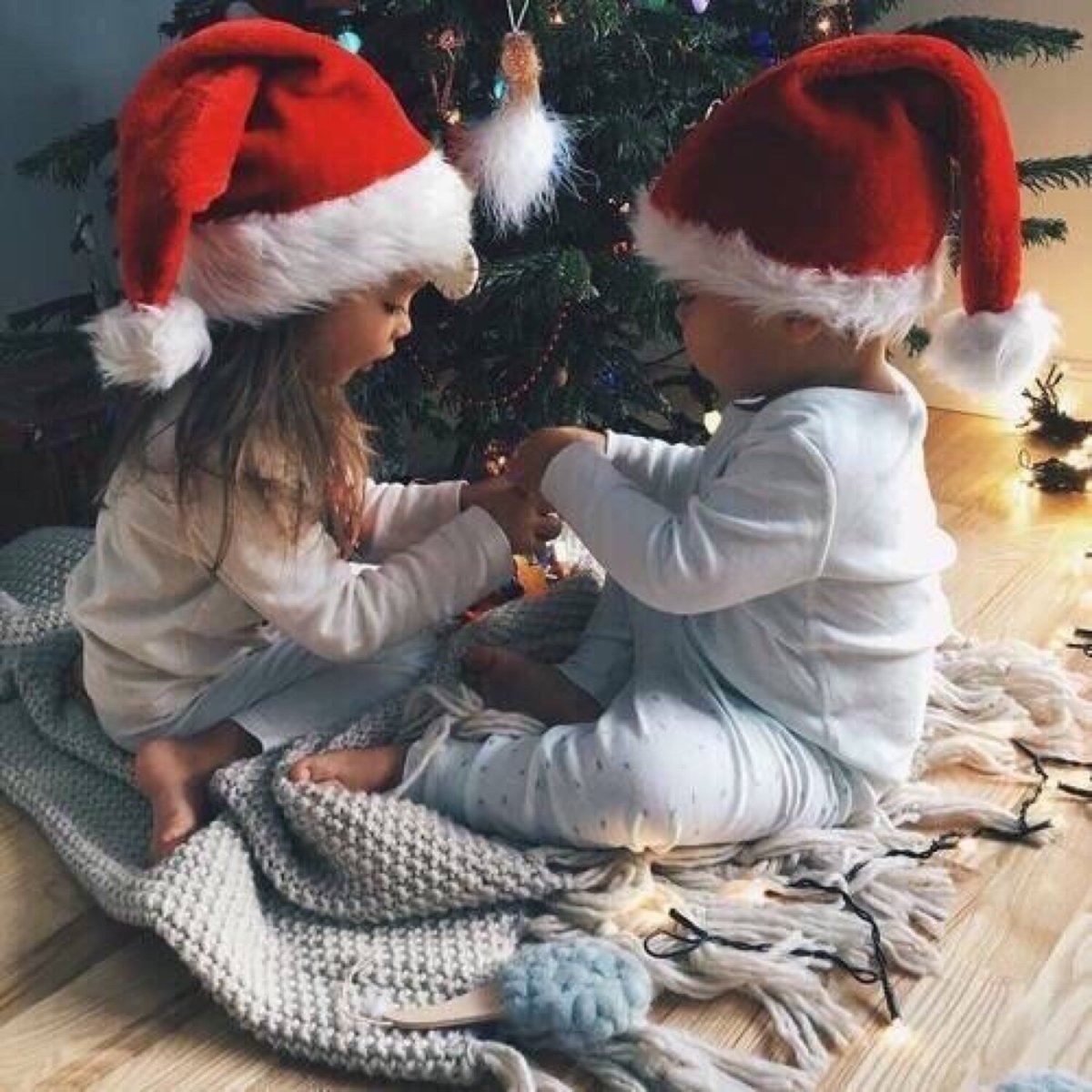 Новогодние статусы красивые