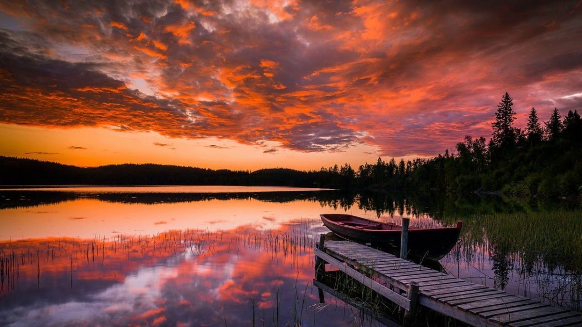 Закат на озере