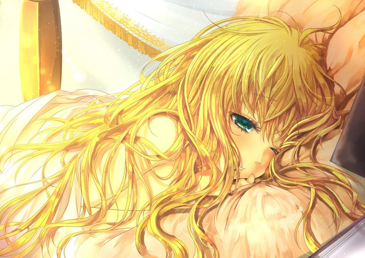 Аниме девушка с золотыми волосами