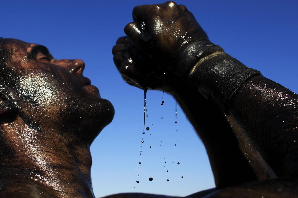 День нефтяника девушки