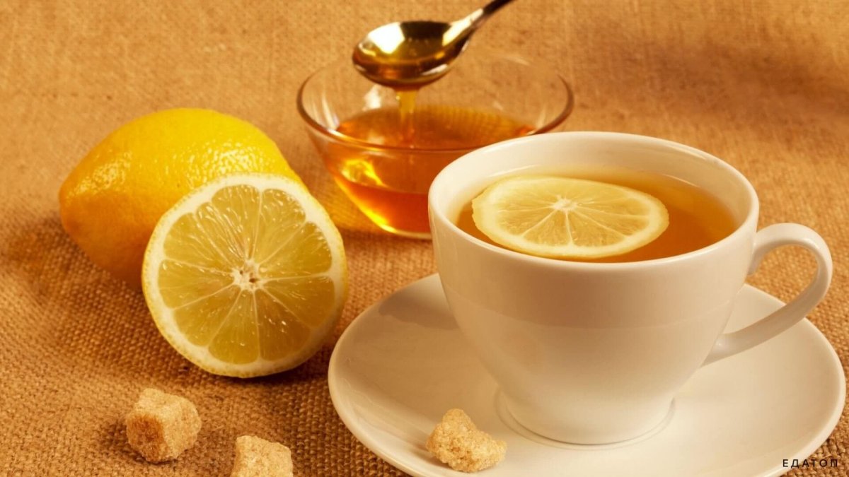 Чашка чая с лимоном