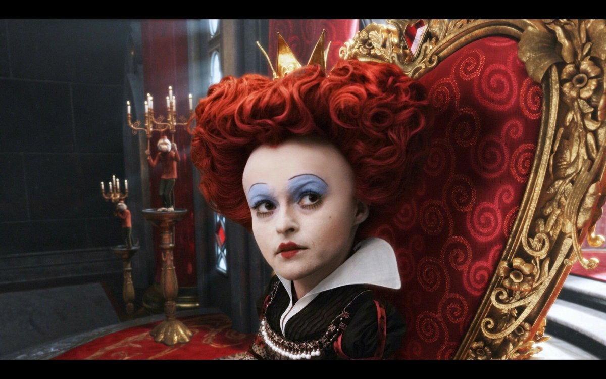 Хелена Бонэм Картер красная Королева